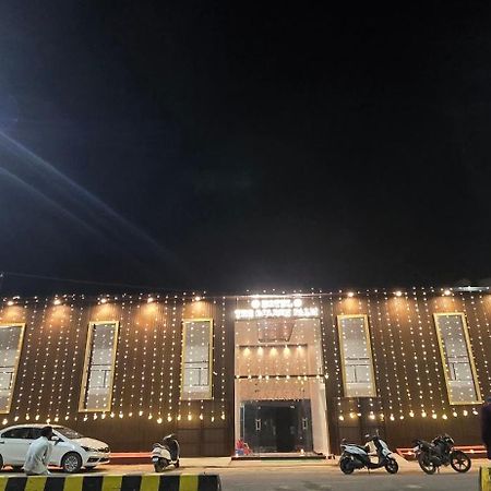 The Golden Palm Khajuraho Hotel Exterior foto